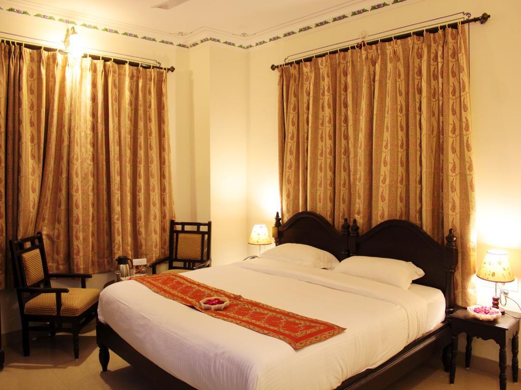 Hotel Mahima Palace Udaipur Exterior photo