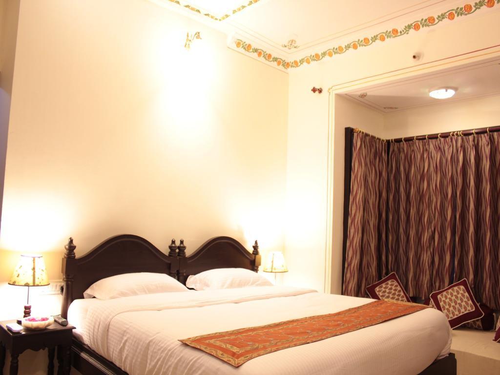 Hotel Mahima Palace Udaipur Exterior photo