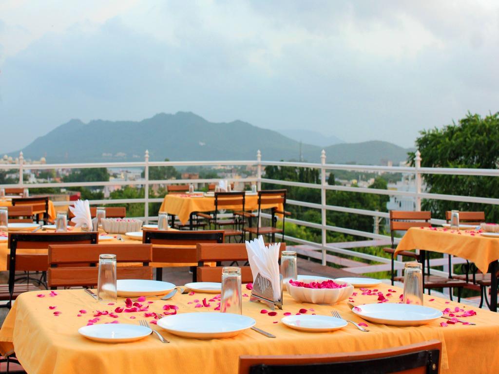 Hotel Mahima Palace Udaipur Exterior photo